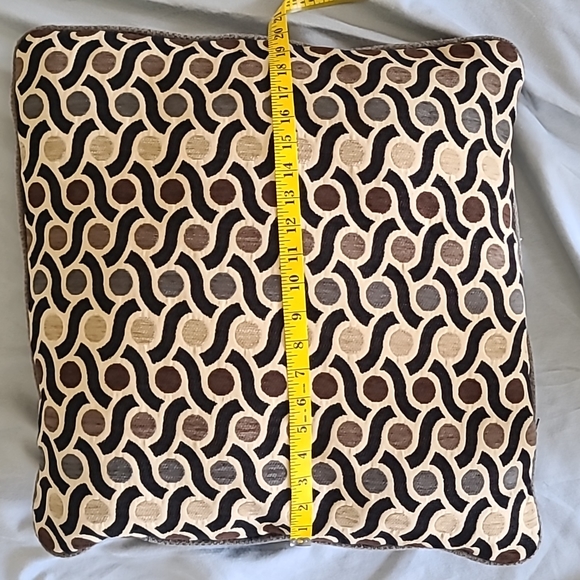 Decorative couch accent pillows gray brown black tan taupe 20 x 20 square - Picture 6 of 6